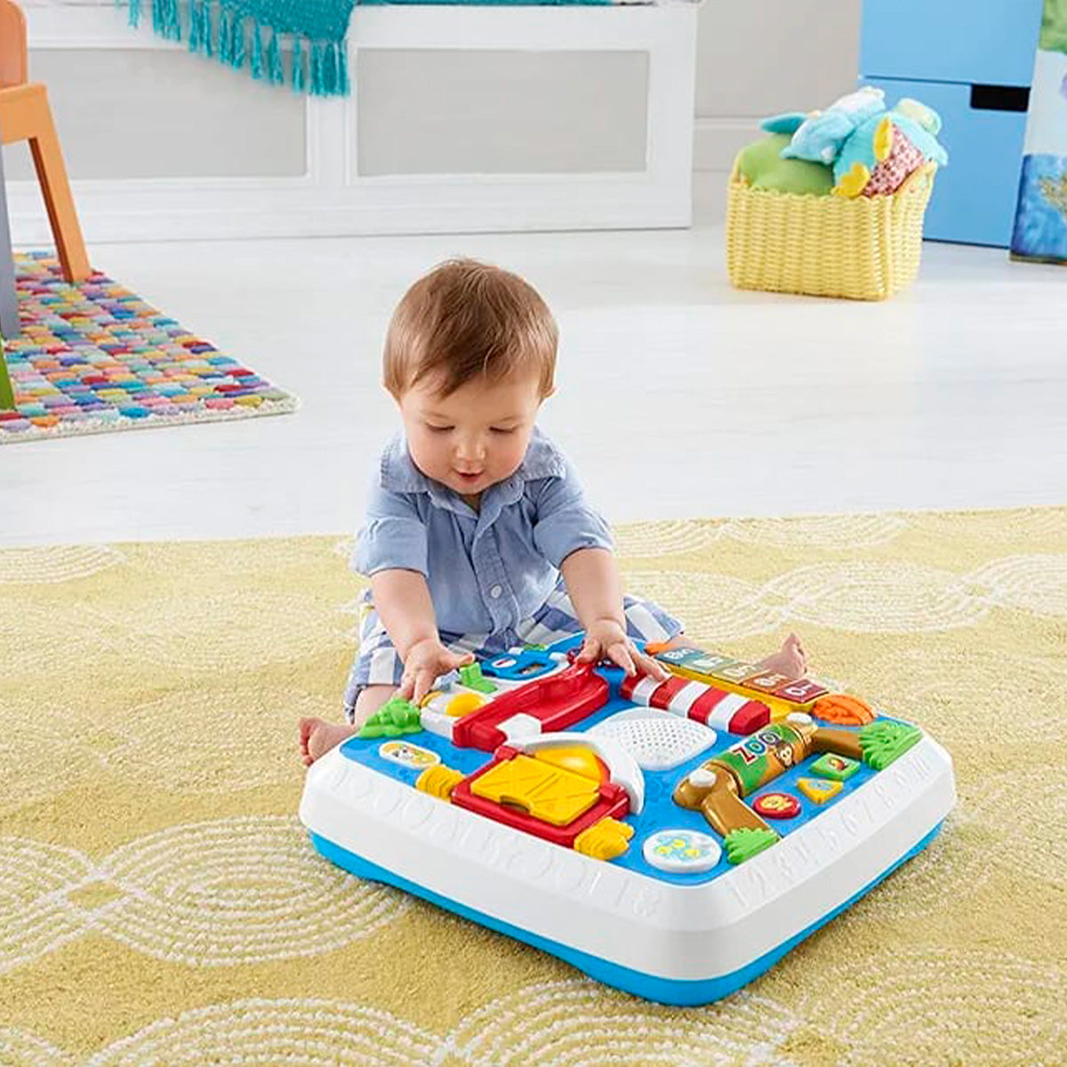 Mesa interactiva de aprendizaje bilingüe de Fisher-Price